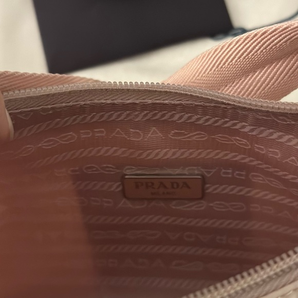 Re-Nylon Prada Re-Edition 2000 mini-bag baby pink - Picture 6 of 8